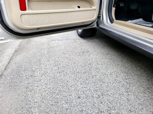 Used 2011 Ford Crown Victoria Police Interceptor w/ Comfort & Convenience Group image 8