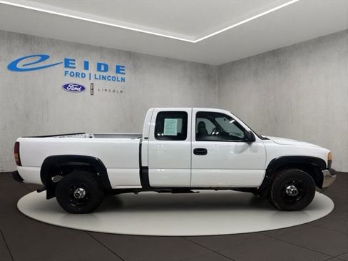 Used 2000 GMC Sierra 1500 SL w/ Fleet Group image 6