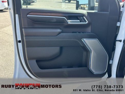 Used 2024 GMC Sierra 3500 Denali w/ Denali Reserve Package AWD/4WD image 9