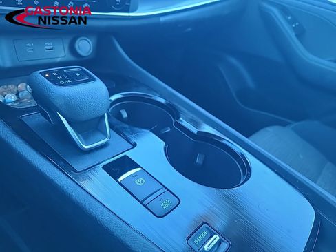 Used 2023 Nissan Rogue SV image 37