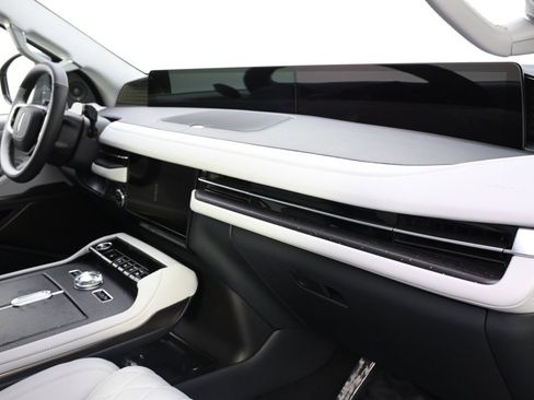 New 2025 Lincoln Navigator L Black Label image 15