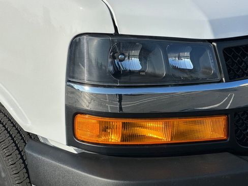 New 2025 Chevrolet Express 3500 Work Van w/ Power Convenience Package image 40