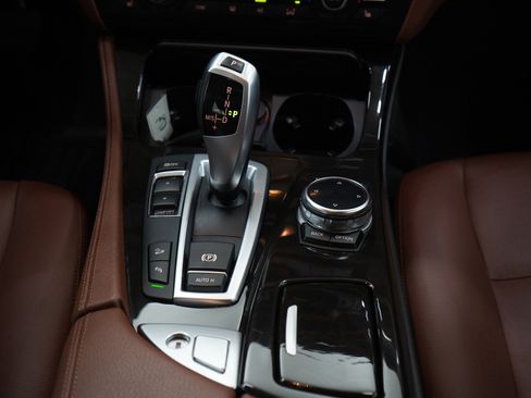 Used 2014 BMW 528i xDrive Sedan AWD/4WD image 16
