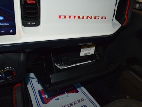 Used 2024 Ford Bronco Heritage Edition image 21