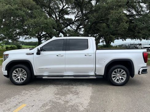 Used 2024 GMC Sierra 1500 Denali w/ Technology Package AWD/4WD image 8