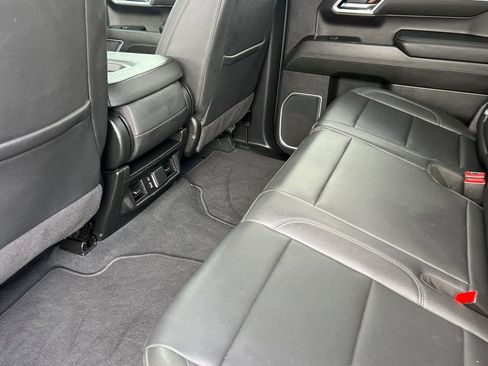 Used 2025 GMC Sierra 1500 SLT image 9