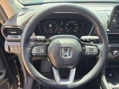 Used 2025 Honda Pilot Touring image 15
