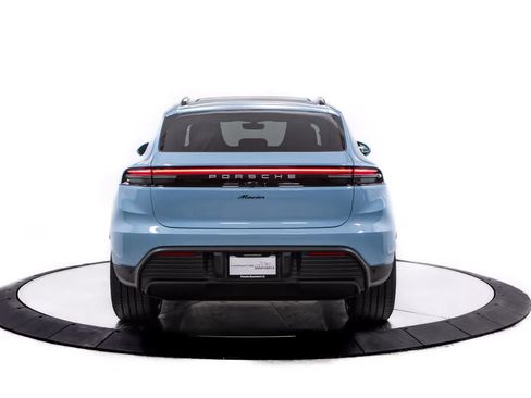 Certified 2026 Porsche Macan Electric RWD image 6