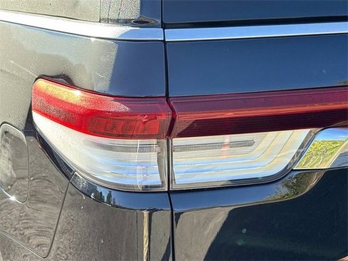 Certified 2024 Lincoln Navigator Reserve image 11