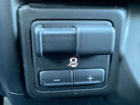 Used 2021 Chevrolet Silverado 1500 Custom image 26