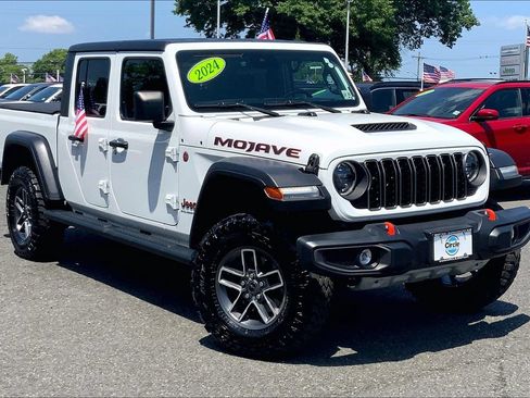 Certified 2024 Jeep Gladiator Mojave w/ Convenience Group AWD/4WD image 2
