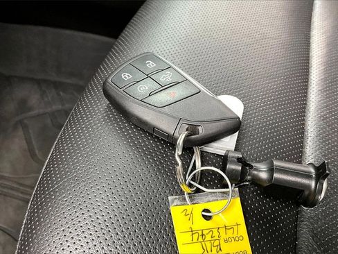 Used 2024 Chevrolet Silverado 2500 LTZ w/ LTZ Convenience Package image 11