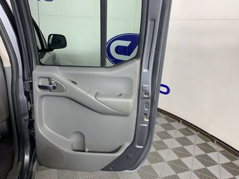 Used 2020 Nissan Frontier SV image 31