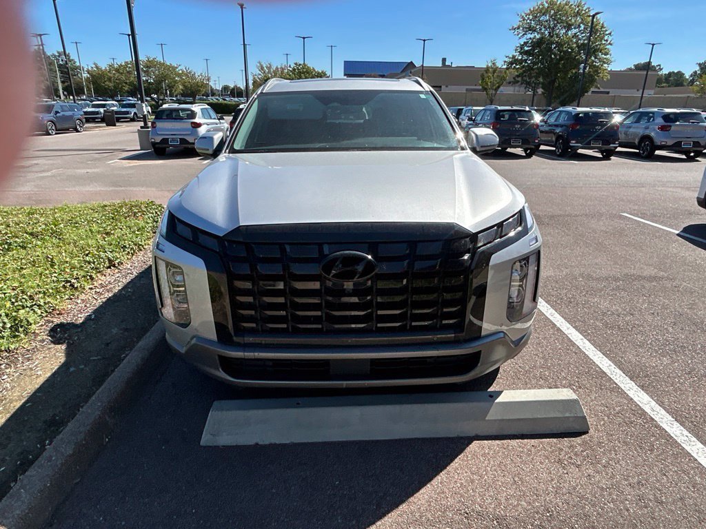 Used 2024 Hyundai Palisade SEL w/ Premium Package FWD image 2