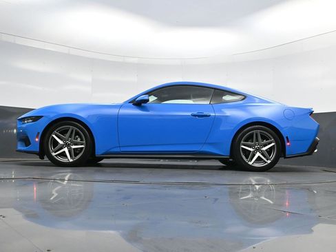 Used 2025 Ford Mustang Premium RWD image 36