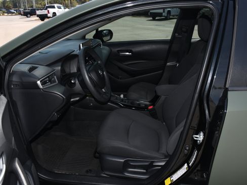 Used 2021 Toyota Corolla LE image 7