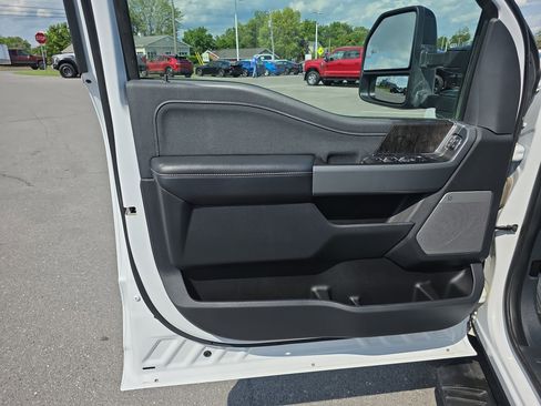 Used 2024 Ford F350 Lariat w/ Camper Package image 15