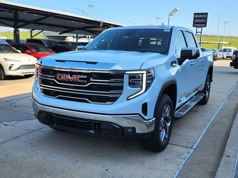 New 2026 GMC Sierra 1500 SLT w/ SLT Premium Plus Package AWD/4WD image 8