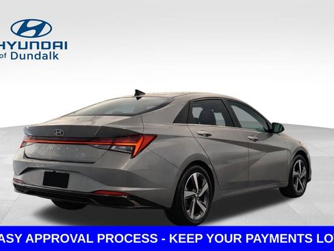 Used 2023 Hyundai Elantra Limited w/ Preferred Accessory Package FWD image 2