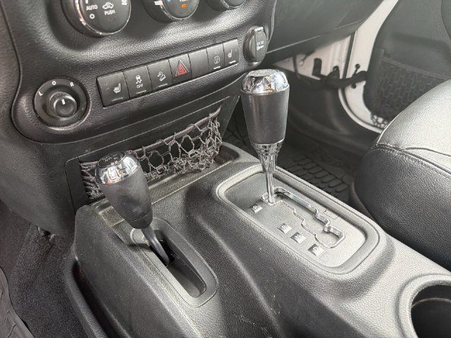 Used 2017 Jeep Wrangler Unlimited Sahara AWD/4WD image 24