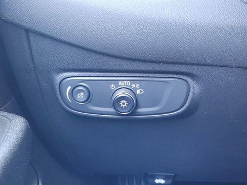 Used 2024 Chevrolet Equinox LT FWD image 23