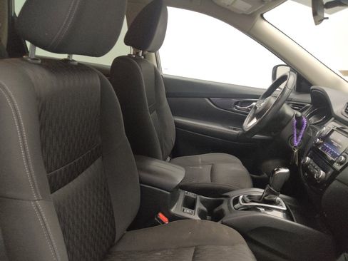 Used 2020 Nissan Rogue SV FWD image 21