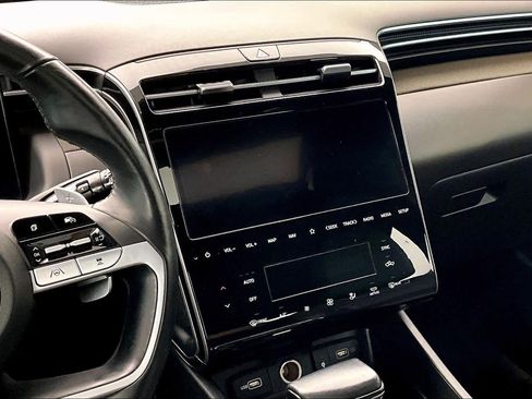 Used 2023 Hyundai Santa Cruz Limited w/ Winter Package image 6