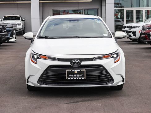 Used 2023 Toyota Corolla LE FWD image 2
