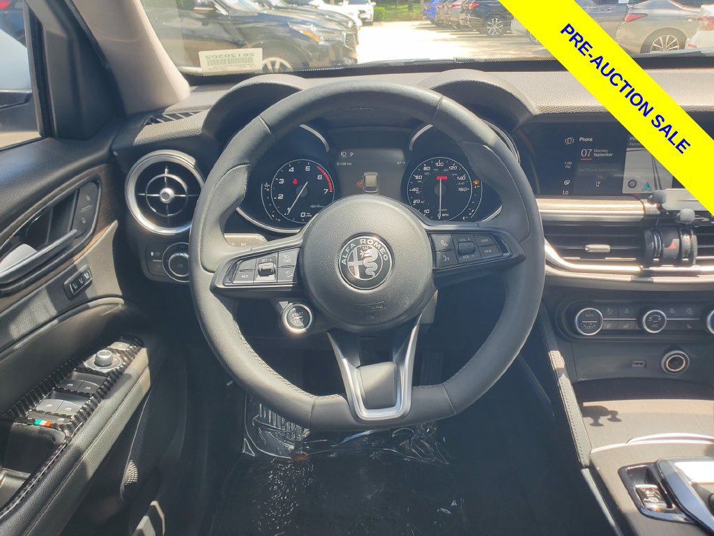 Used 2021 Alfa Romeo Stelvio Ti w/ Nero Edizione AWD/4WD image 24