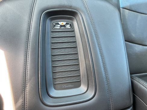 Used 2018 Cadillac Escalade Luxury image 32