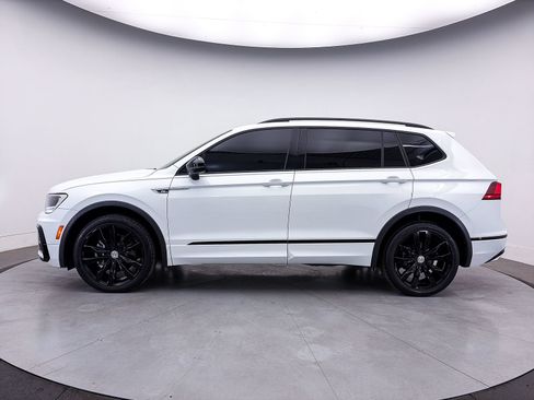 Used 2021 Volkswagen Tiguan SE R-Line FWD image 40
