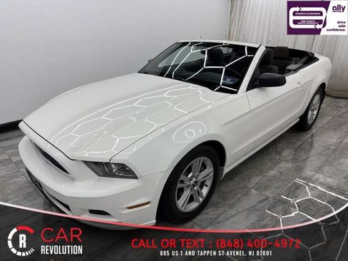 Used 2013 Ford Mustang Convertible image 15