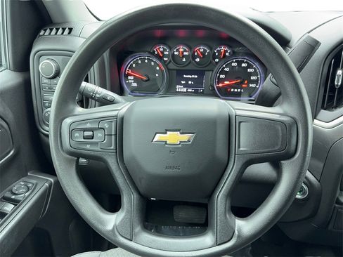 Used 2025 Chevrolet Silverado 1500 Custom image 18