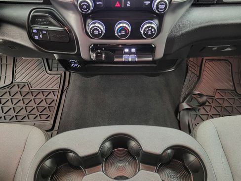 Used 2024 RAM 2500 Big Horn AWD/4WD image 34