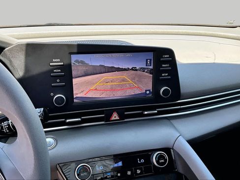 Used 2023 Hyundai Elantra SEL FWD image 29