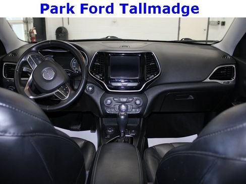 Used 2019 Jeep Cherokee Limited image 27