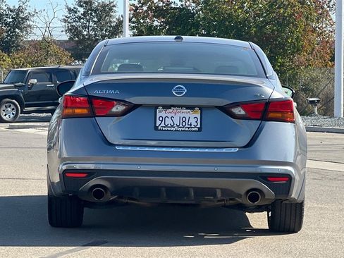 Used 2022 Nissan Altima 2.5 SR image 6