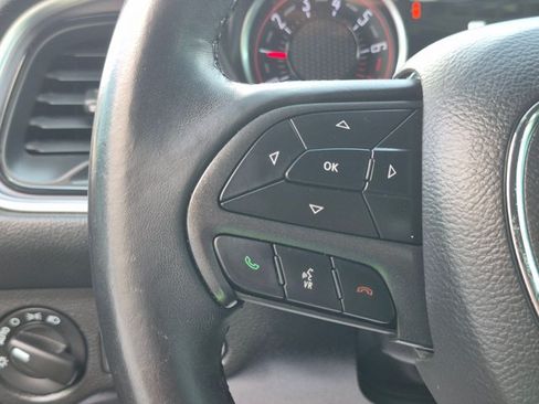 Used 2019 Dodge Challenger SXT RWD image 12