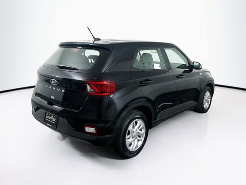 Used 2025 Hyundai Venue SE image 9