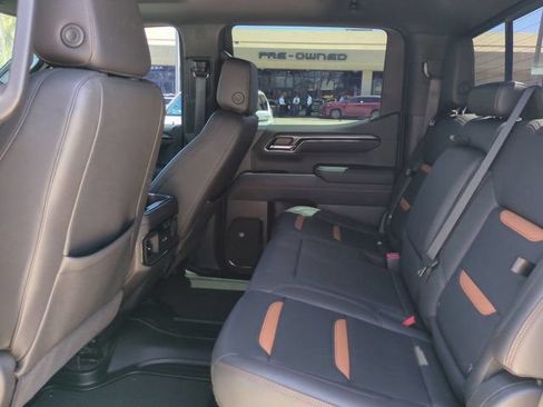 Used 2023 GMC Sierra 1500 AT4 w/ Technology Package AWD/4WD image 12