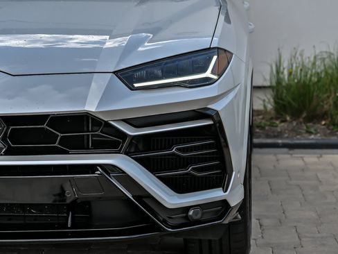 Used 2022 Lamborghini Urus AWD/4WD image 5