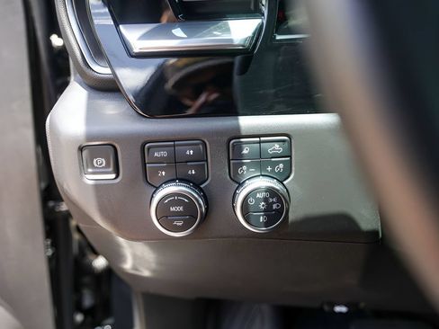 Used 2024 GMC Sierra 1500 SLT AWD/4WD image 15
