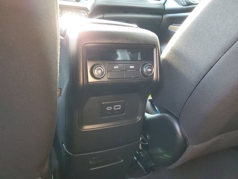 Used 2023 GMC Acadia SLE AWD/4WD image 16