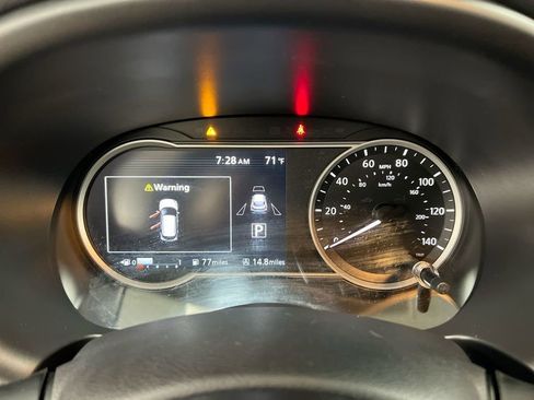 Used 2019 Nissan Kicks SV FWD image 12