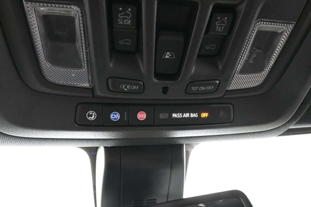 Used 2021 Chevrolet Silverado 1500 High Country AWD/4WD image 35