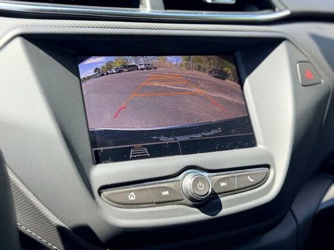 Used 2023 Chevrolet TrailBlazer LT FWD image 14