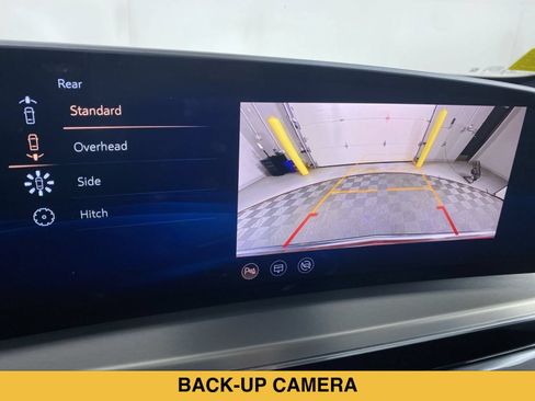 Certified 2024 Cadillac Lyriq Luxury AWD/4WD image 6