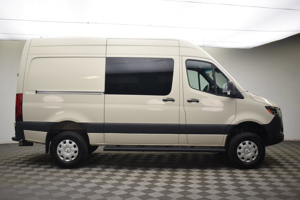 Used 2024 Mercedes-Benz Sprinter 2500 image 8