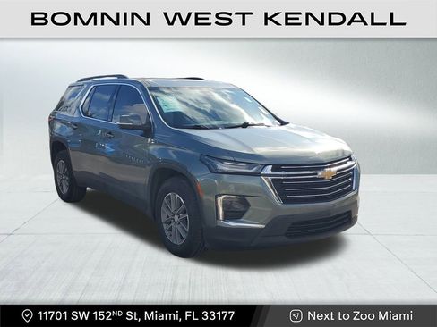 Used 2022 Chevrolet Traverse LT image 1