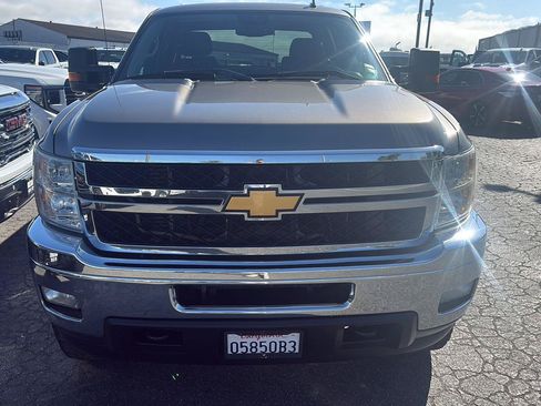 Used 2013 Chevrolet Silverado 2500 LT w/ Interior Plus Package AWD/4WD image 8